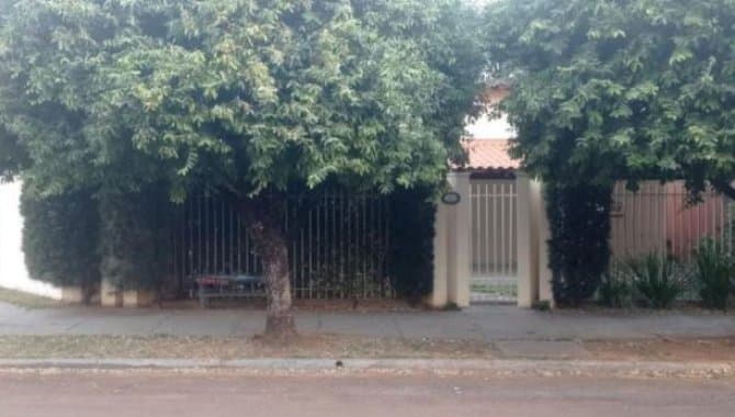 Foto 1 de 2: Casa em leilão em Rondonópolis - MT — Casa 217 m² - Rondonópolis-MT - Rua Antônio José de Matos Neto, 184 - Parque Sagrada Família