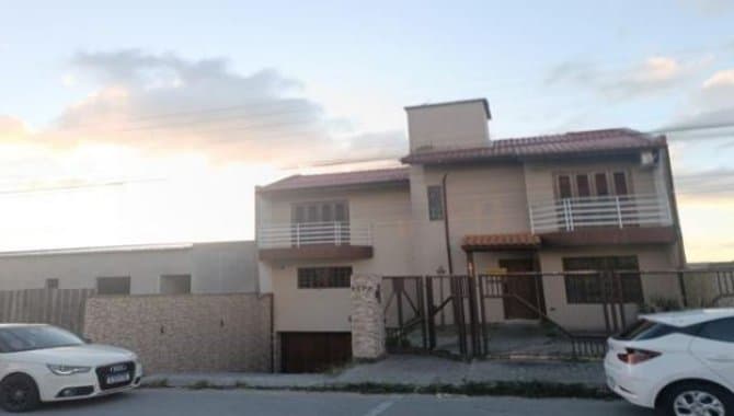Foto 1 de 2: Casa em leilão em São José - SC — Casa 230 m² - São José-SC - Rua Pedro Bunn, 1372 - Jardim Cidade de Florianópolis