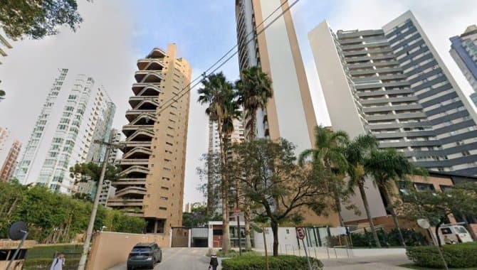 Foto 1 de 5: Apartamento em leilão em Curitiba - PR — Apartamento 160 m² (01 Vaga) - Água Verde - Curitiba - PR