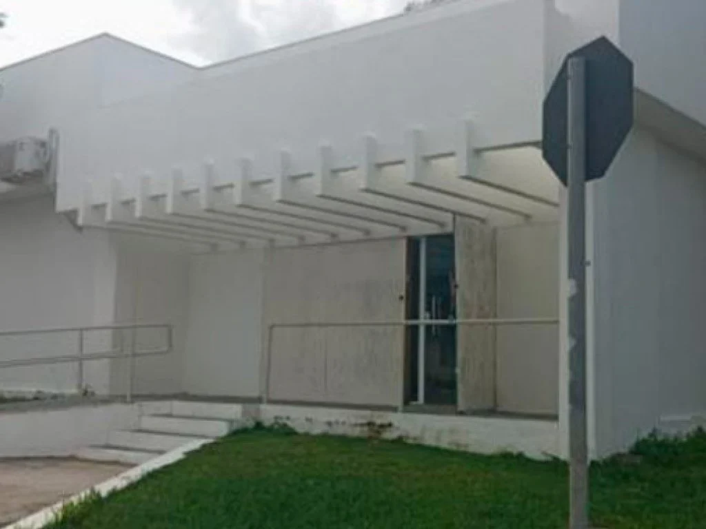 Foto 3 de 9: Comercial em leilão em Lajedão - BA — Prédio Comercial 258 m² - Lajedão-BA - Praça Plínio Dantas de Lima, 03 - Centro