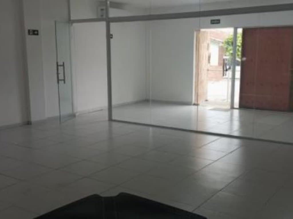 Foto 4 de 9: Comercial em leilão em Lajedão - BA — Prédio Comercial 258 m² - Lajedão-BA - Praça Plínio Dantas de Lima, 03 - Centro