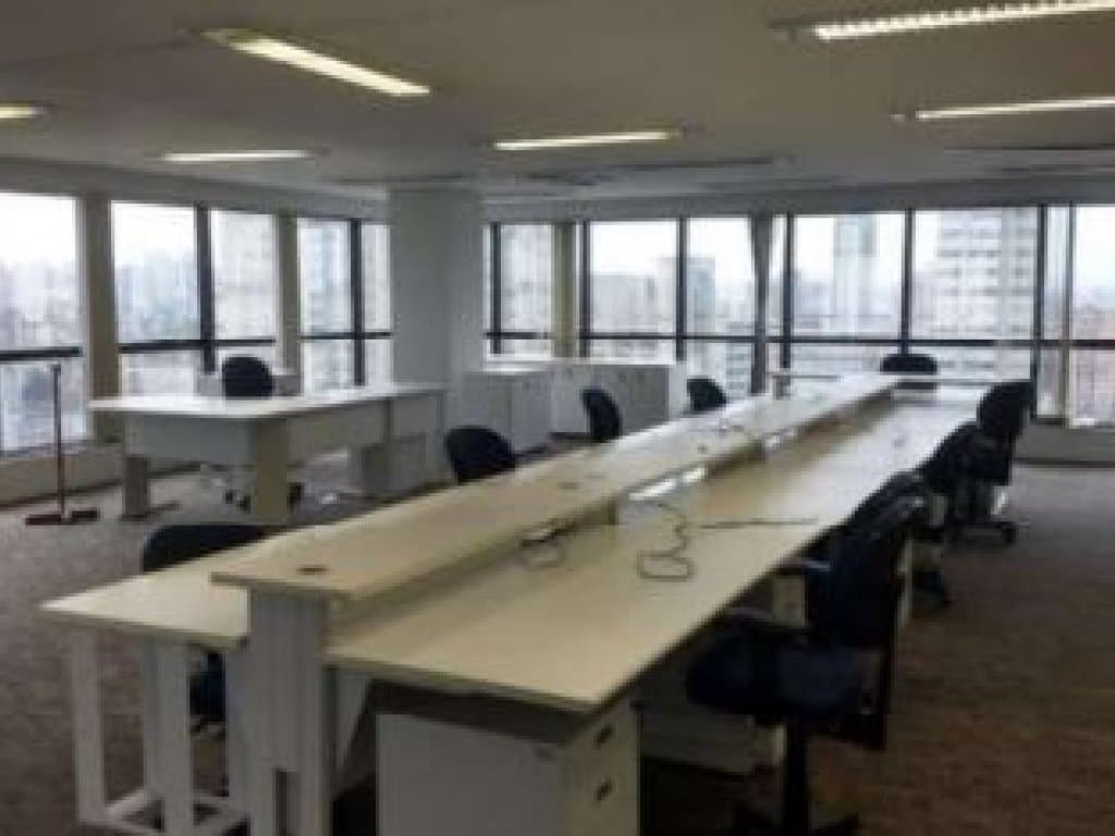 Foto 7 de 13: Terreno em leilão em Curitiba - PR — Salas Comerciais (Unids. 1701 à 1704) - Centro - Curitiba - PR