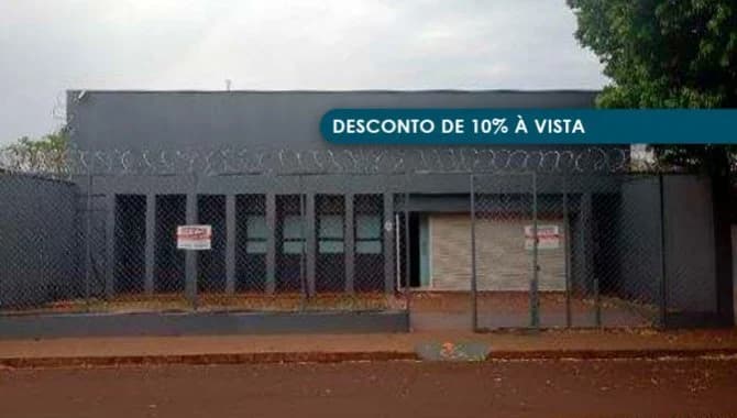 Foto 1 de 9: Comercial em leilão em Pirajuba - MG — Imóvel Comercial 243 m² - Centro - Pirajuba - MG