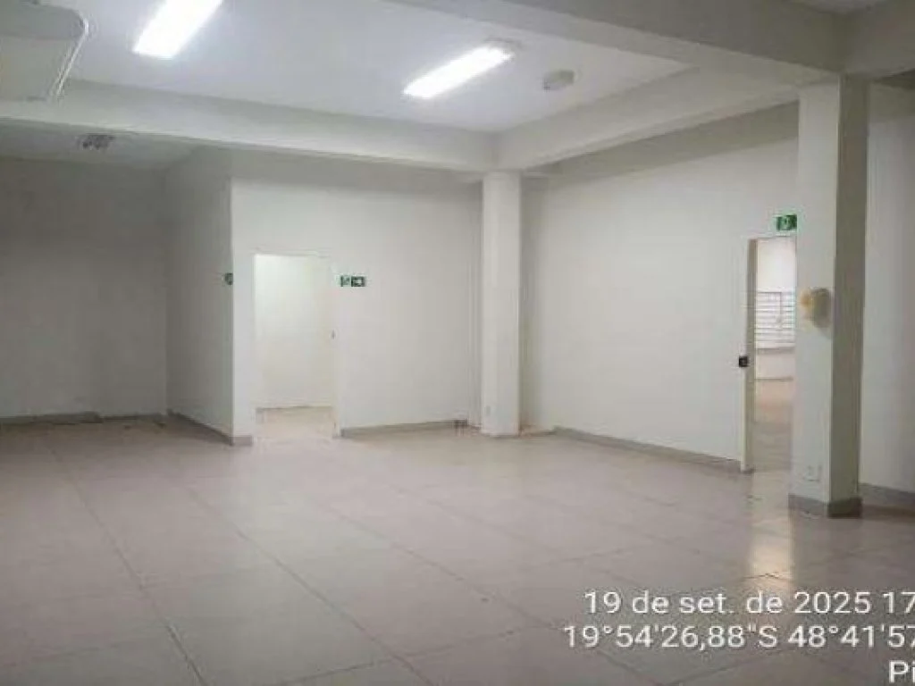 Foto 3 de 9: Comercial em leilão em Pirajuba - MG — Imóvel Comercial 243 m² - Centro - Pirajuba - MG