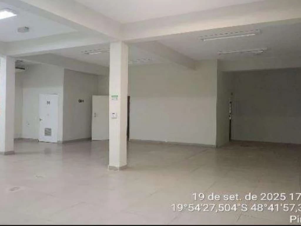Foto 4 de 9: Comercial em leilão em Pirajuba - MG — Imóvel Comercial 243 m² - Centro - Pirajuba - MG