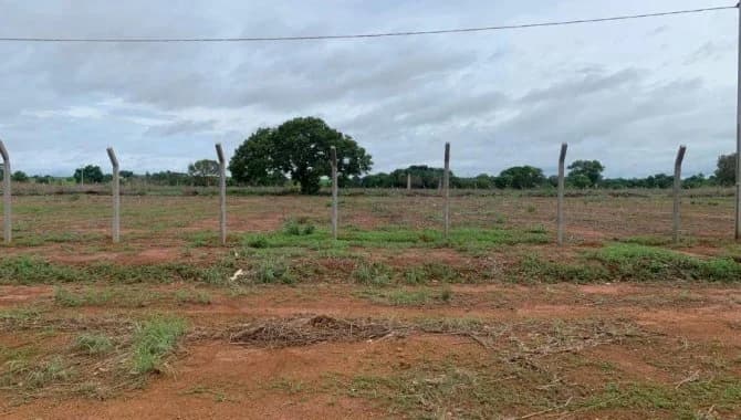 Foto 16 de 22: Terreno em leilão em Porto Nacional - TO — Área com 3.040 m² (Lt. 09 - Qd. 01) - Jardim América - Porto Nacional - TO