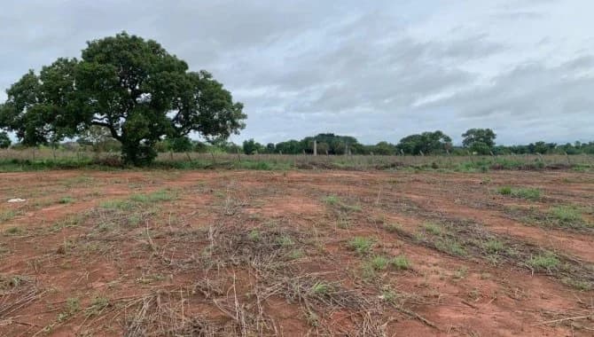 Foto 2 de 22: Terreno em leilão em Porto Nacional - TO — Área com 3.040 m² (Lt. 09 - Qd. 01) - Jardim América - Porto Nacional - TO