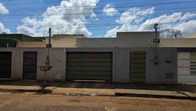 Foto 1 de 6: Casa em leilão em Santa Helena De Goiás - GO — Casa 101 m² - Centro - Santa Helena de Goiás - GO