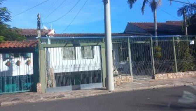 Foto 1 de 6: Casa em leilão em Porto Alegre - RS — Casa, Padrão, 0 Vaga(S) de Garagem