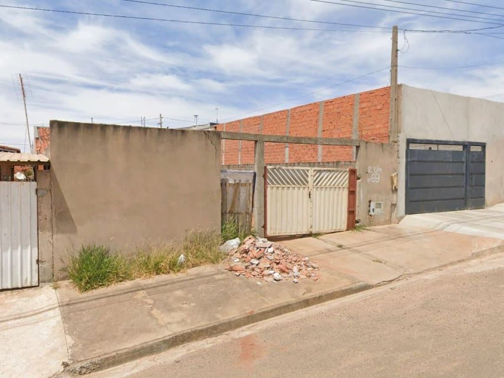 Foto 4 de 4: Casa em leilão em Botucatu - SP — Casa em Terreno de 200 m² - Conjunto Habitacional Popular Altos da Serra  - Botucatu - SP