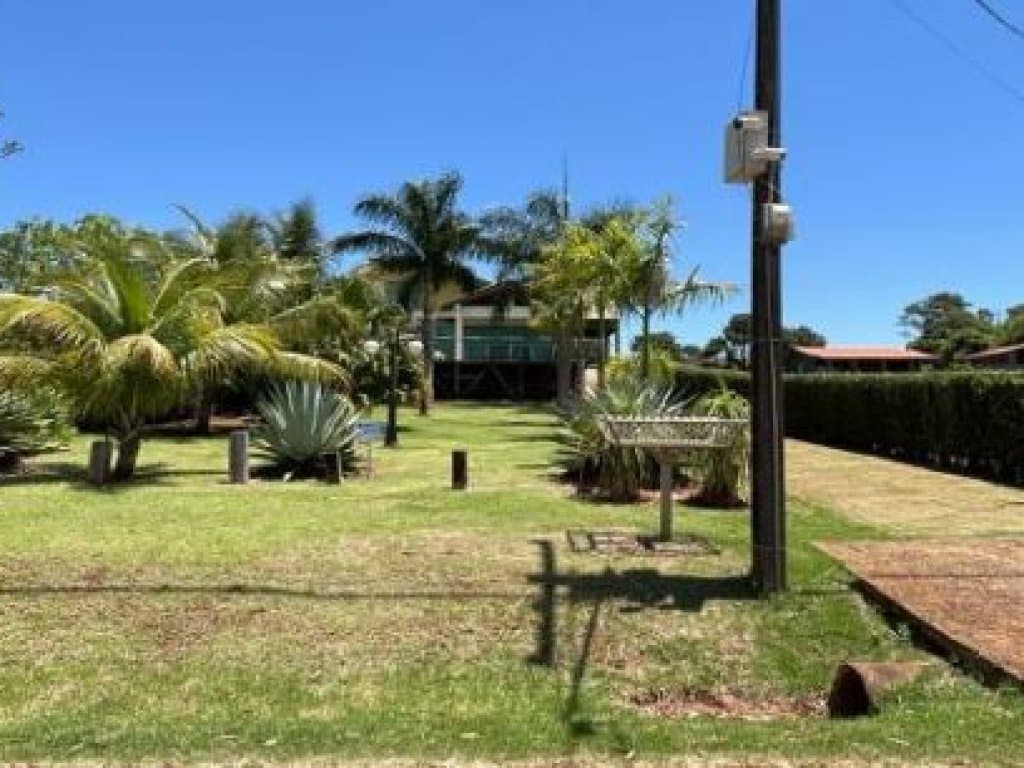 Foto 2 de 3: Casa em leilão em Porecatu - PR — Casa 246 m² - Porecatu-PR - Rua do Lago, 385 - Porto das Águas e Apartamento 165 - Londrina-PR - Rua Eurico Hummig, 107 - Apto. 2203 - Gleba Fazenda Palhano