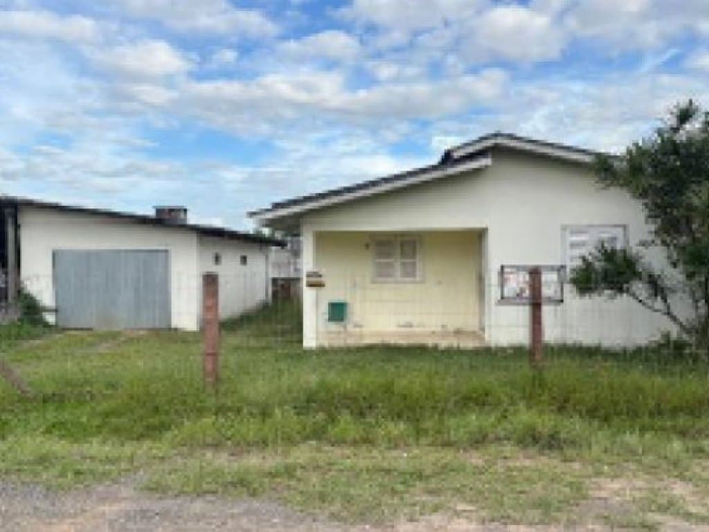 Foto 3 de 3: Casa em leilão em Torres - RS — Casa 78 m² - Vila São João - Torres - RS