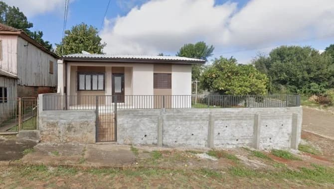 Foto 1 de 4: Casa em leilão em Carazinho - RS, bairro Vila Glória — Casa 101 m² - Vila Glória - Carazinho - RS