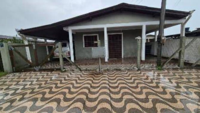 Foto 1 de 14: Casa em leilão em Mostardas - RS, bairro Centro — Casa 196 m² - Centro - Mostardas - RS
