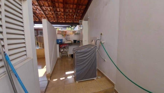 Foto 12 de 14: Casa em leilão em Uberlândia - MG, bairro Jardim das Palmeiras — Casa 206 m² - Jardim das Palmeiras - Uberlândia - MG