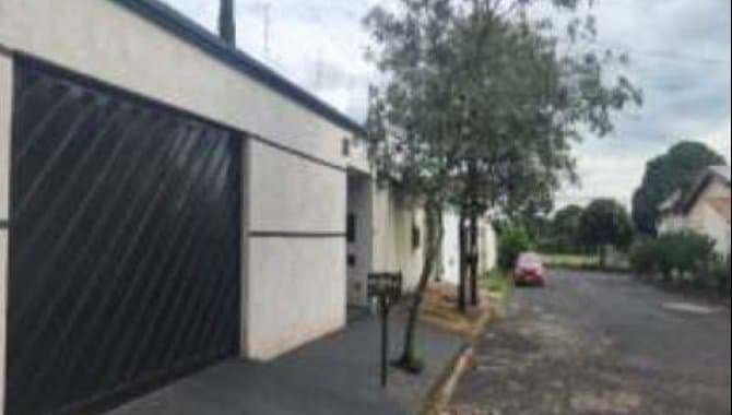 Foto 2 de 14: Casa em leilão em Uberlândia - MG, bairro Jardim das Palmeiras — Casa 206 m² - Jardim das Palmeiras - Uberlândia - MG
