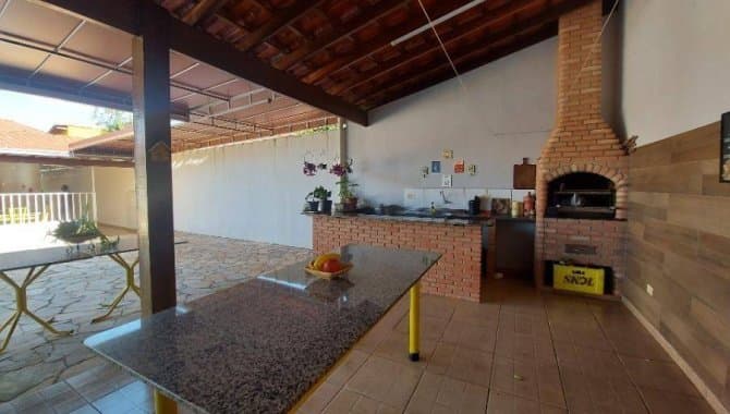 Foto 6 de 14: Casa em leilão em Uberlândia - MG, bairro Jardim das Palmeiras — Casa 206 m² - Jardim das Palmeiras - Uberlândia - MG