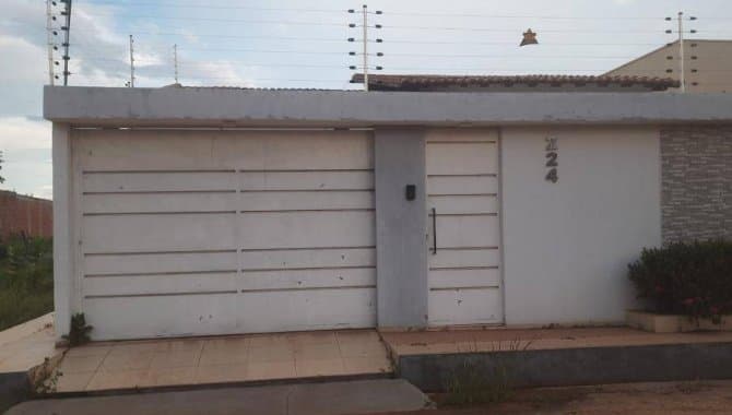 Foto 1 de 15: Casa em leilão em Picos - PI, bairro Ipueiras — Casa 122 m² - Ipueiras - Picos - PI