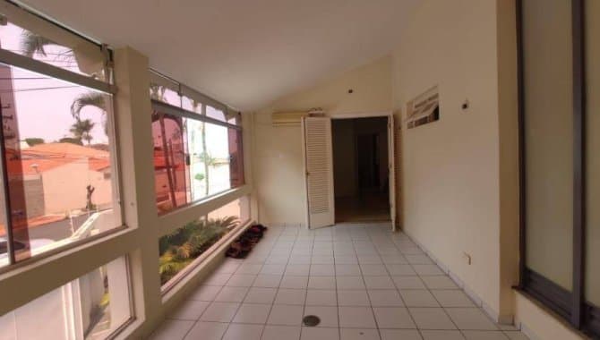 Foto 17 de 24: Casa em leilão em Londrina - PR, bairro Petrópolis — Casa 319 m² - Petrópolis - Londrina - PR
