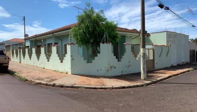 Foto 1 de 17: Casa em leilão em Jardinópolis - SP, bairro Jardim Niagara — Casa 277 m² - Jardim Niagara - Jardinópolis - SP