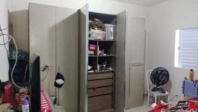Foto 3 de 10: Casa em leilão em São Vicente - SP, bairro Vila Valença — Casa, Padrão, 0 Vaga(S) de Garagem