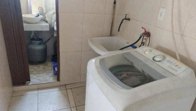 Foto 8 de 10: Casa em leilão em São Vicente - SP, bairro Vila Valença — Casa, Padrão, 0 Vaga(S) de Garagem