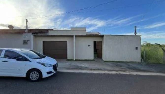 Foto 1 de 38: Casa em leilão em Porangatu - GO, bairro Santa Tereza — Casa, Padrão, 1 Vaga(S) de Garagem