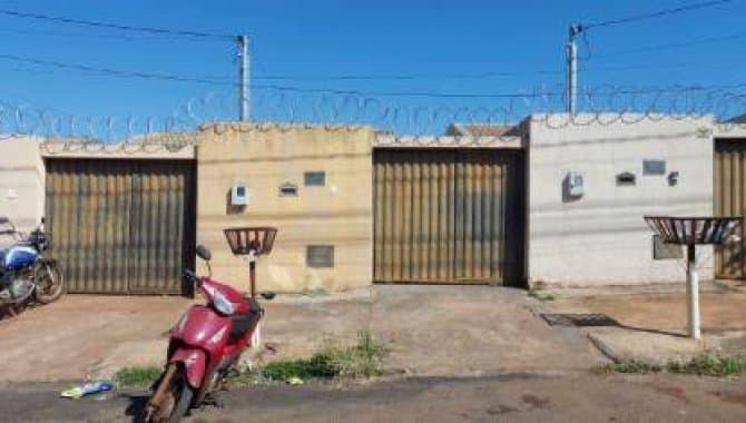 Casa em leilão em Itumbiara - GO, bairro Jardim Europa — Casa em Condomínio 68 m² (Unid. Z) - Jardim Europa - Itumbiara - GO