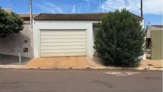 Foto 1 de 9: Casa em leilão em Bariri - SP, bairro Cidade Jardim — Casa, Padrão, 1 Vaga(S) de Garagem