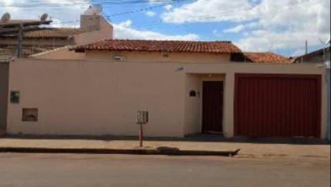 Foto 2 de 14: Casa em leilão em Frutal - MG, bairro Ipe Amarelo — Casa, Padrão, 1 Vaga(S) de Garagem