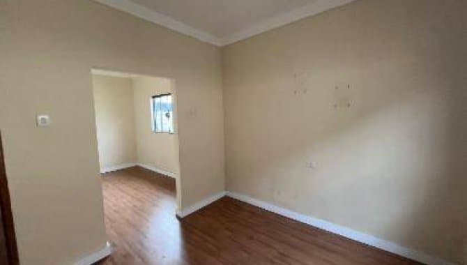 Foto 9 de 26: Casa em leilão em Apucarana - PR, bairro Jardim Aviação — Casa, Padrão, 0 Vaga(S) de Garagem