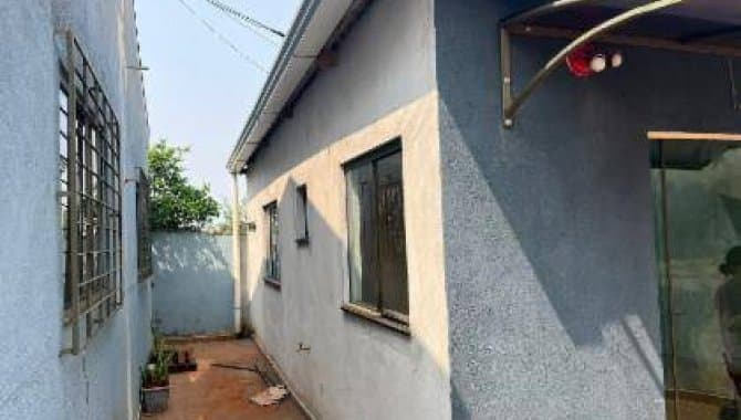 Foto 4 de 26: Casa em leilão em Apucarana - PR, bairro Jardim Aviação — Casa, Padrão, 0 Vaga(S) de Garagem