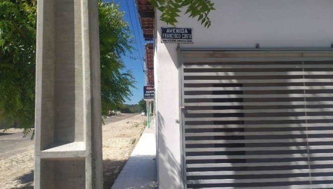 Foto 24 de 27: Casa em leilão em Lucrécia - RN, bairro Centro — Casa, Padrão, 1 Vaga(S) de Garagem
