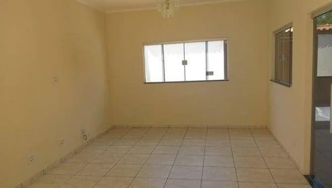 Foto 8 de 19: Casa em leilão em Mococa - SP, bairro Loteamento Santa Emilia — Casa, Padrão, 0 Vaga(S) de Garagem