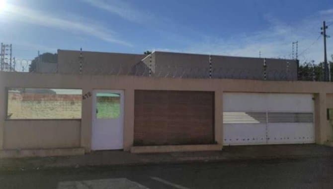 Foto 1 de 2: Casa em leilão em Poconé - MT, bairro Bom Pastor — Casa 206 m² - Poconé-MT - Rua João Paulo, 472 - Bom Pastor