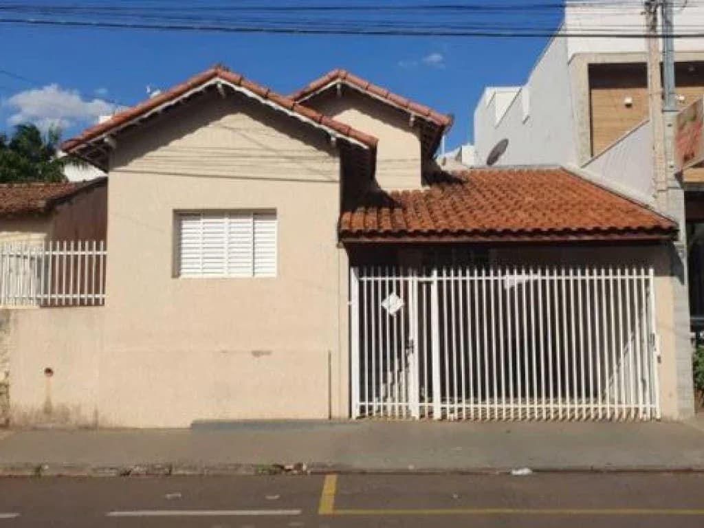 Foto 2 de 2: Casa em leilão em Santa Adélia - SP, bairro Centro — Casa 163 m² - Santa Adélia-SP - Av. XV de Novembro, 37 - Centro