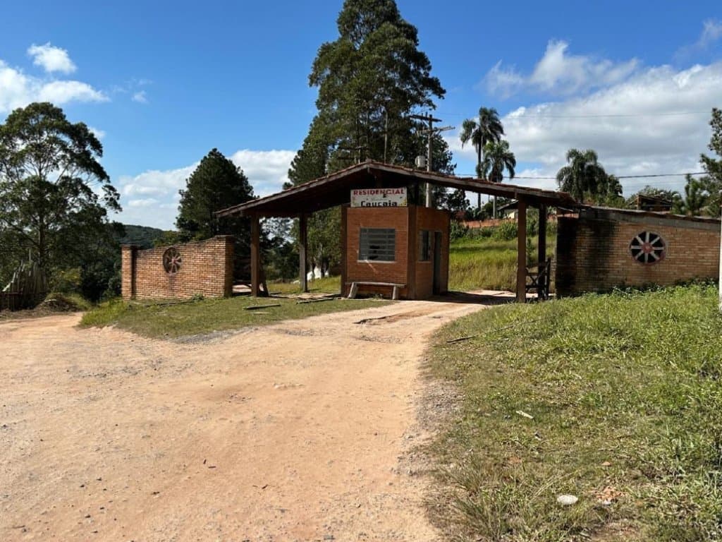 Foto 2 de 6: Terreno em leilão em Cotia - SP, bairro Cachoeira — Área com 1.592 m² - Cachoeira - Cotia - SP