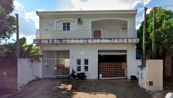 Foto 1 de 6: Comercial em leilão em Araçatuba - SP, bairro Dona Amélia — Imóvel Residencial e Comercial em Terreno de 300 m² - Jardim Dona Amélia - Araçatuba - SP