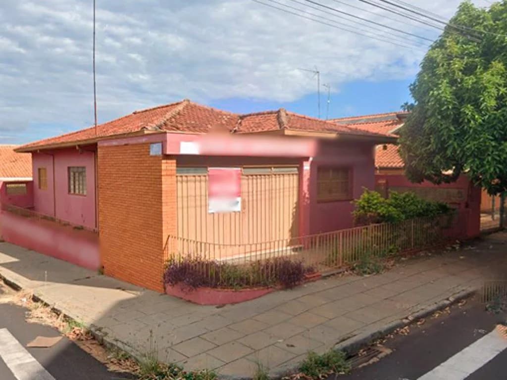 Foto 4 de 5: Casa em leilão em Bebedouro - SP, bairro Centro — Nua Propriedade de Casa em Terreno de 210 m² - Centro - Bebedouro - SP