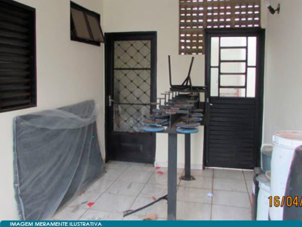 Foto 12 de 15: Comercial em leilão em Ribeirão Preto - SP, bairro Jardim Piratininga — Direitos sobre Imóveis Residenciais e Comercial 275 m² (área total construída) - Jardim Piratininga - Ribeirão Preto - SP