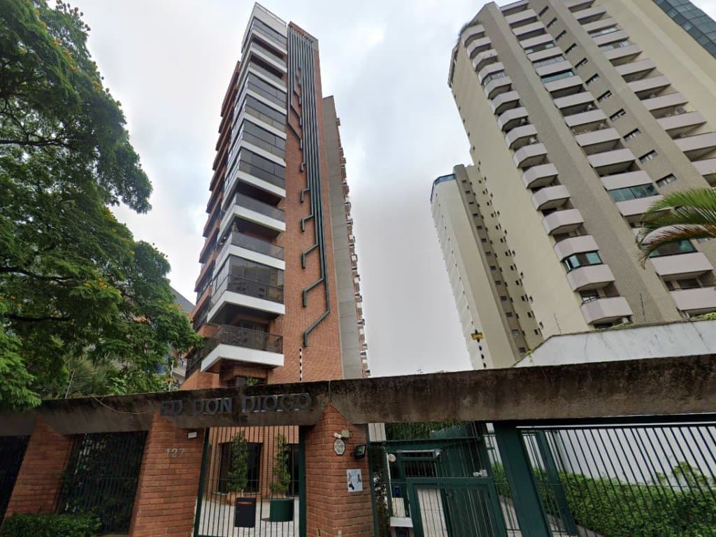 Foto 2 de 4: Apartamento em leilão em São Paulo - SP, bairro Morumbi — Apartamento 240 m² (03 vagas) - Morumbi - São Paulo - SP