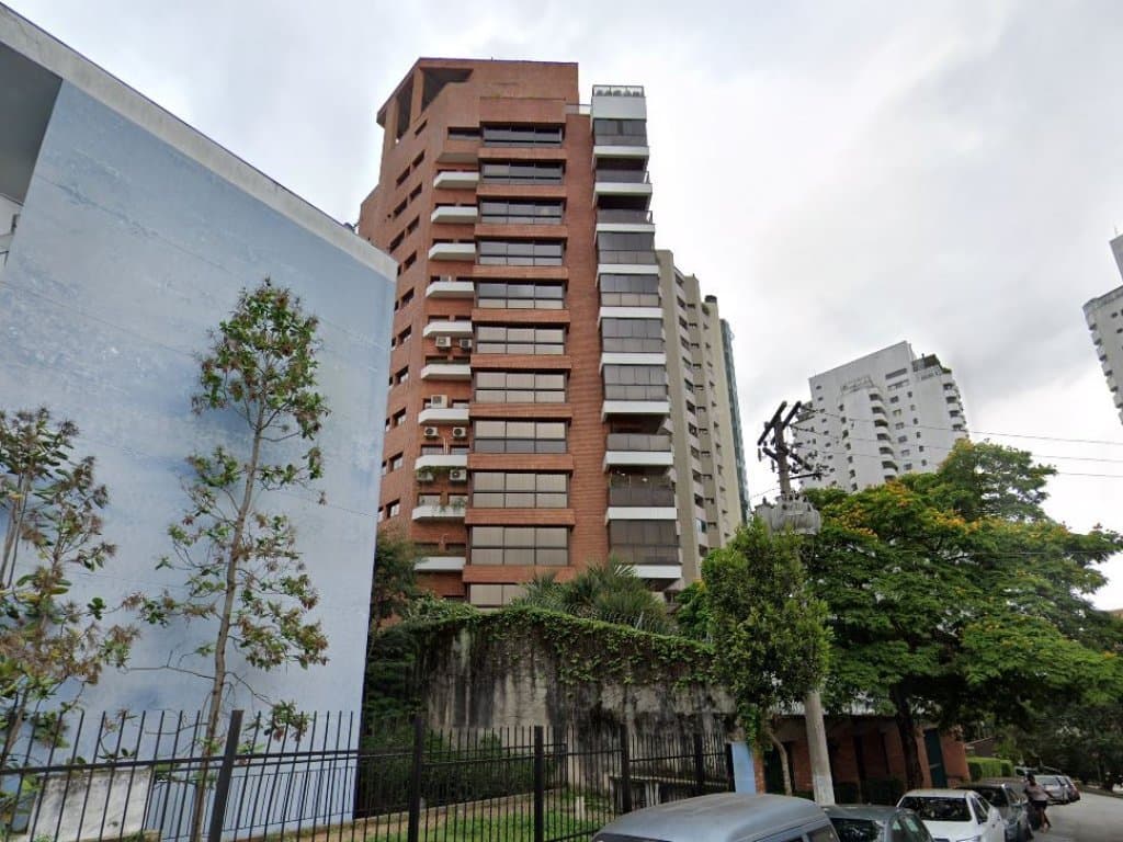 Foto 3 de 4: Apartamento em leilão em São Paulo - SP, bairro Morumbi — Apartamento 240 m² (03 vagas) - Morumbi - São Paulo - SP