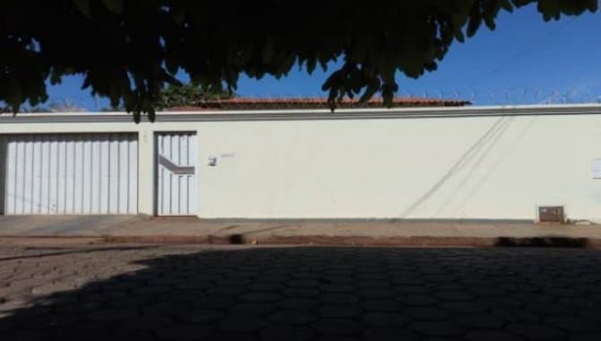 Foto 1 de 2: Casa em leilão em Frutal - MG, bairro Princesa Isabel — Casa 158 m² - Frutal-MG - Rua Santos Dumont, 130 - Princesa Isabel