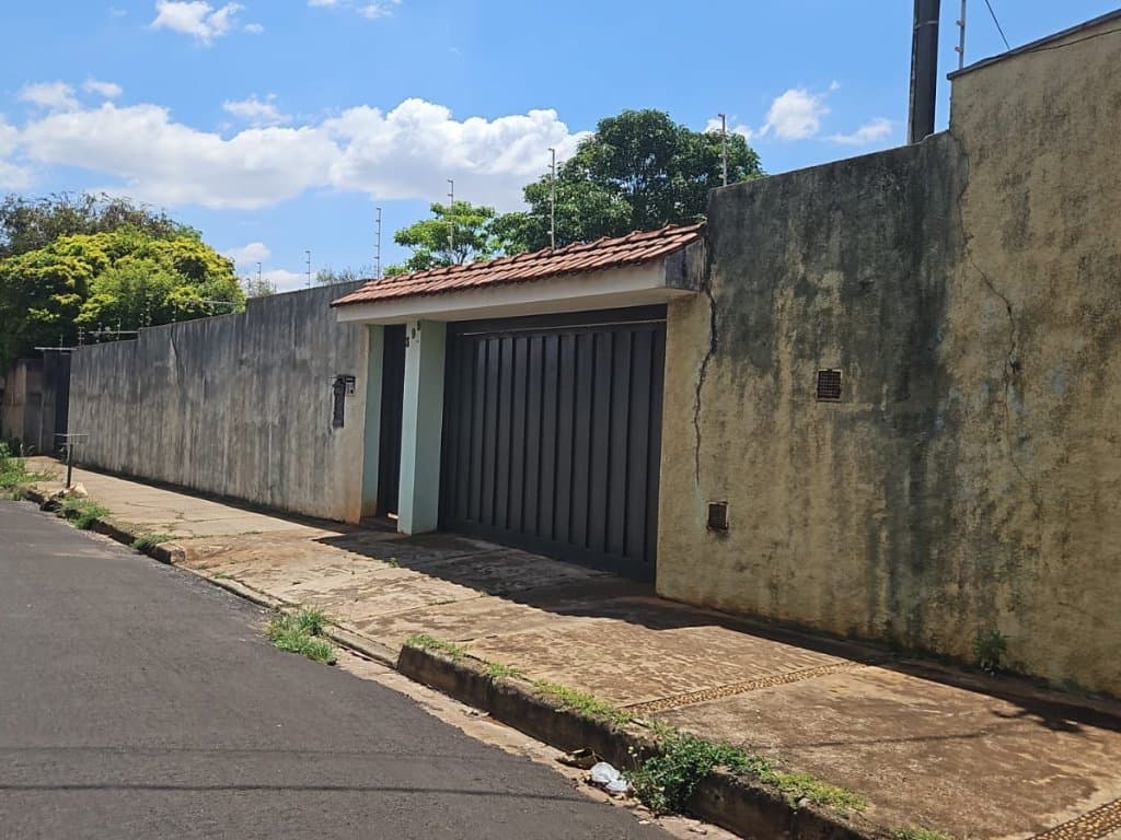 Foto 3 de 53: Casa em leilão em Araraquara - SP, bairro Vila Xavier — Casa 721 m² (área construída) e 2.187 m² (área total) - Vila Xavier - Araraquara - SP