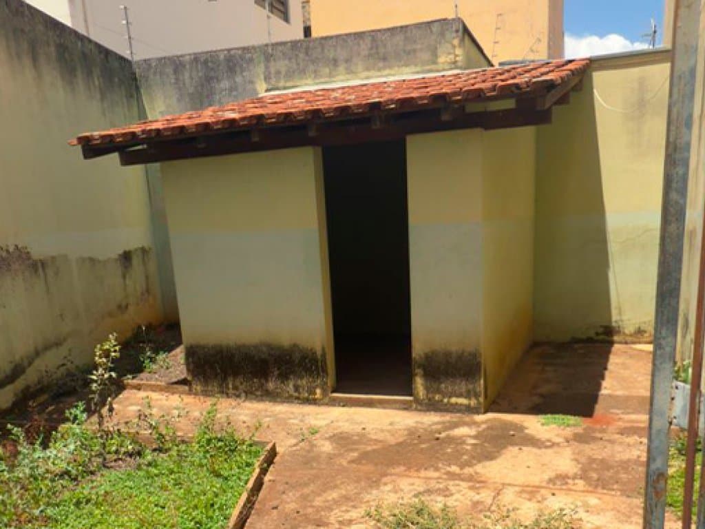 Foto 25 de 53: Casa em leilão em Araraquara - SP, bairro Vila Xavier — Casa 721 m² (área construída) e 2.187 m² (área total) - Vila Xavier - Araraquara - SP