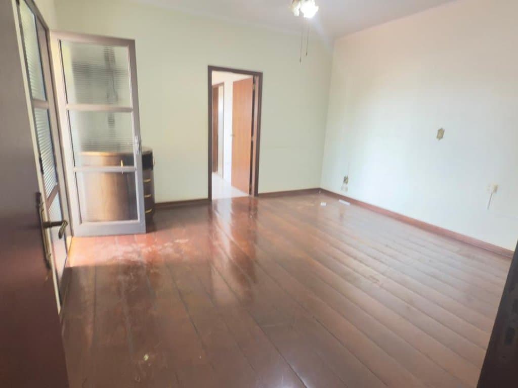 Foto 33 de 53: Casa em leilão em Araraquara - SP, bairro Vila Xavier — Casa 721 m² (área construída) e 2.187 m² (área total) - Vila Xavier - Araraquara - SP