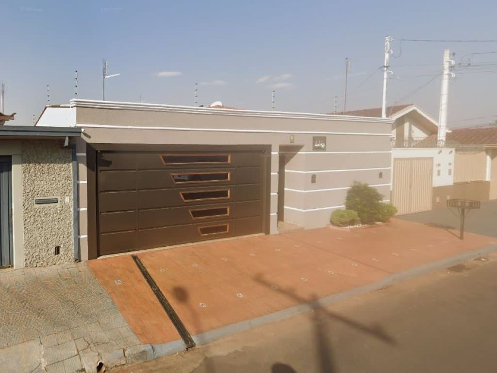 Foto 4 de 5: Casa em leilão em Batatais - SP, bairro Castelo — Parte Ideal 20% da Nua Propriedade sobre Casa e Edícula 236 m² (área total construída) - Castelo - Batatais - SP