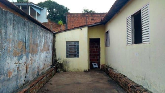 Foto 8 de 15: Casa em leilão em Agudos - SP, bairro Vila Santa Cecilia — Casa 84 m² - Vila Santa Cecilia - Agudos - SP