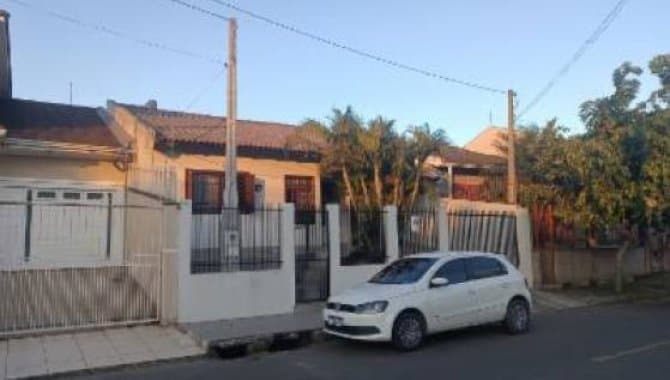 Foto 2 de 3: Casa em leilão em Cachoeirinha - RS, bairro Parque da Matriz — Casa 126 m² - Parque da Matriz - Cachoeirinha - RS