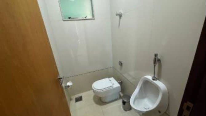 Foto 5 de 19: Casa em leilão em Divinópolis - MG, bairro Santa Tereza — Casa 400 m² - Santa Tereza - Divinópolis - MG
